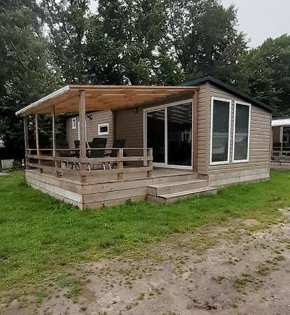 Chalet 2 Landgoedcamping Nienoord In Leek Екстер'єр фото