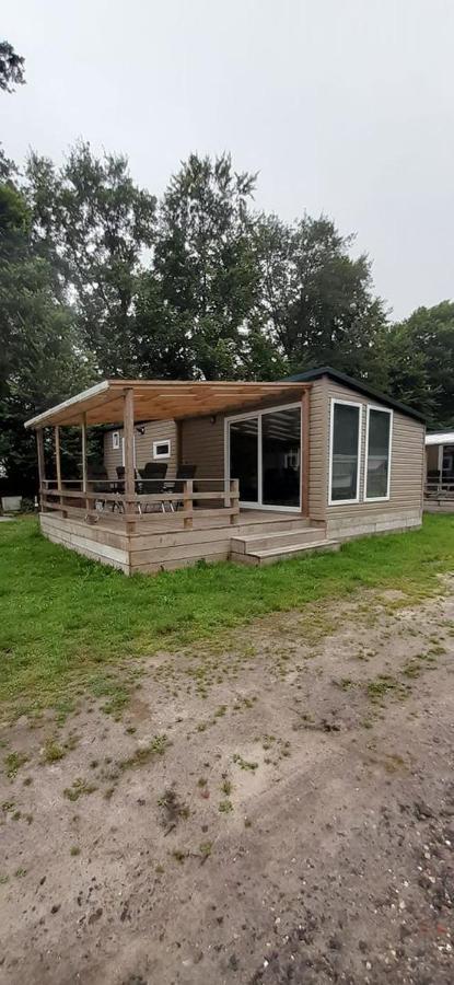 Chalet 2 Landgoedcamping Nienoord In Leek Екстер'єр фото